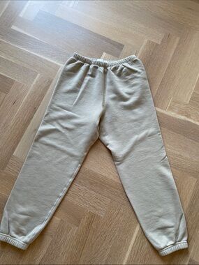 Riley sweatpants size small